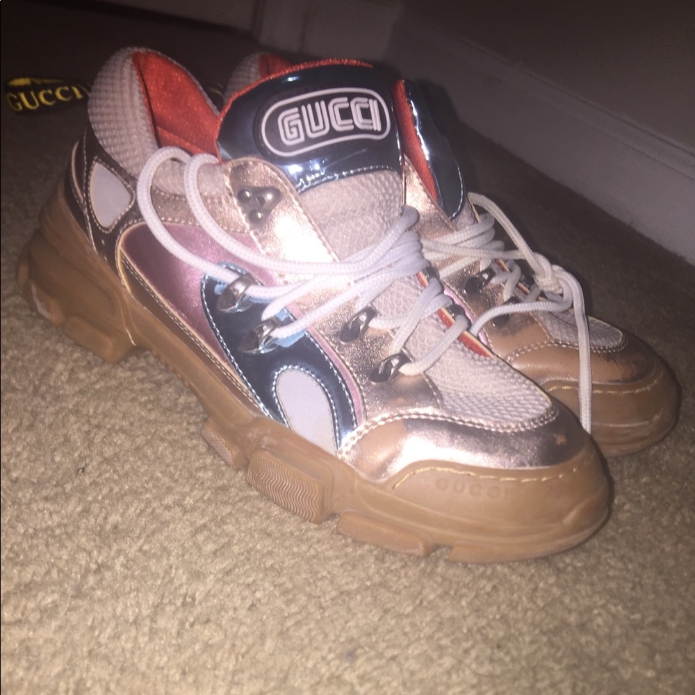 Woman’s flashtrek sneaker